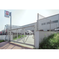 Freitragendes Schiebetor PI 95 Gitterpaneel VEGA B 4000 x 1200